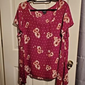💚 Torrid handkerchief floral top